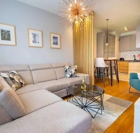 Platinum_luxury_apartment Ii *